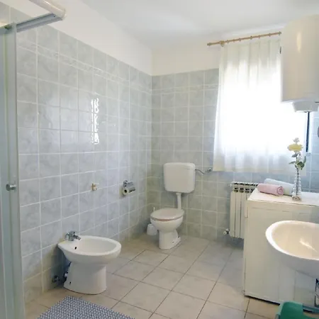 Geraeumige In Der Naehe Des Zentrums Von Apartment