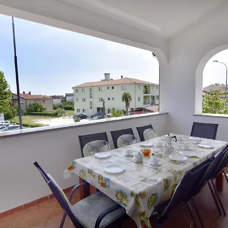 Geraeumige In Der Naehe Des Zentrums Von * Umag
