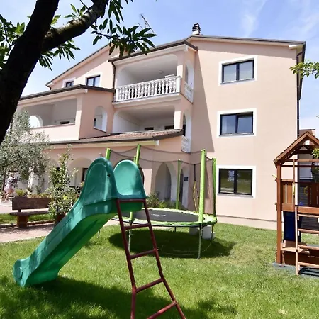 Apartment Geraeumige In Der Naehe Des Zentrums Von