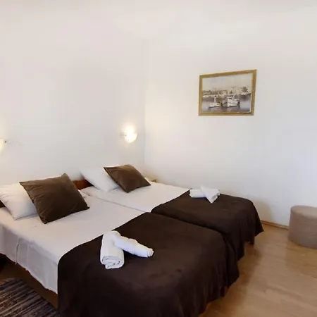 Geraeumige In Der Naehe Des Zentrums Von * Umag
