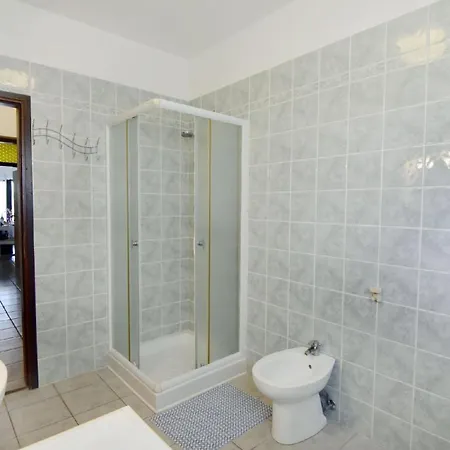 Geraeumige In Der Naehe Des Zentrums Von Apartman *